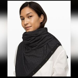 Lululemon Vinyasa Black Textured Scarf